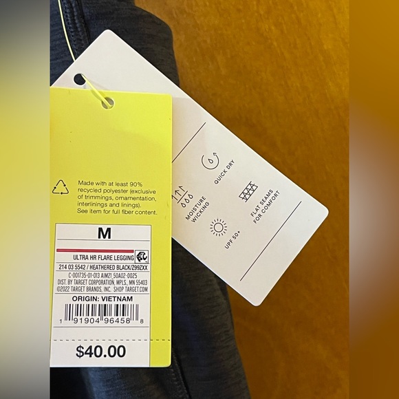 NWT All in Motion ultra high-rise Flare Legging. Size Medium - Picture 10 of 16